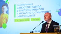 МОН: Матурите да се провеждат на таблети