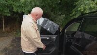 Мъж оцелява по чудо, след като воден стълб над метър повлича автомобила му