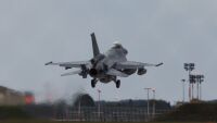 Запрянов: Няма опасност самолетите F-16 да не летят, в момента приемаме частите и боеприпасите за тях