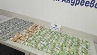 Двама шофьори влизат у нас с недекларирани пари за над 2,7 млн. лева: Каква част от тях ще са за държавата?