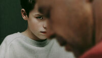 Хитовият сериал на Netflix „Adolescence“ ще бъде показван във френските училища