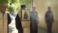 Опашка от вярващи заради чудотворната икона на Св. Никифор във Враца 