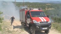 Евакуираха над 20 души заради голям пожар в Хисарско