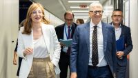 Екатерина Захариева обсъди с Бил Гейтс сътрудничеството на Европа с фондацията му