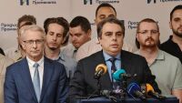 „Продължаваме напред“: Кирил Петков депозира оставката си в парламента (ОБЗОР)