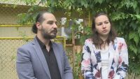 След като дете отрязва косата си почти до скалпа, родителите му разбират, че става нещо в детската градина