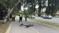 Две момичета са със сериозни наранявания след падане от тротинетка в София