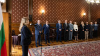Йотова: България и БНБ трябва да защитят възпоменателната монета от 2 евро, посветена на българската азбука