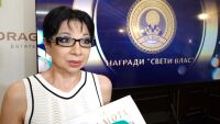 Цветанка Ризова с голямата награда за телевизионна журналистика „Свети Влас“