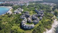 Дадоха земята си за 40 апартамента, останаха с бетонни руини: Призрачният град край Царево