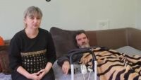 27 стъпала до свободата: Семейство пенсионери има нужда от 25 хил. евро за инвалидна рампa