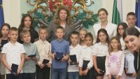 „Спортувай с президента“: Йотова отличи десетки деца от цялата страна