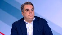 Асен Василев: Бюджетът не става за чеп за зеле. Правата се замразяват, а се вдига това, което хората плащат