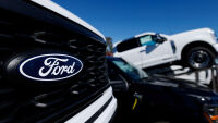 Ford уволнио опитните си инженери и ги замени с ИИ. След провал с тестове започна да връща отново хората