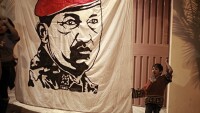 Уго Чавес замести Бог в молитва