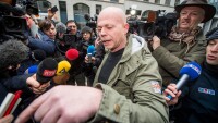 Кой е човекът, който се нае да защитава Салах Абдеслам