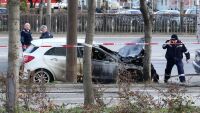 Проверяват записите от камери около НДК заради опожарените коли