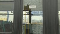 Издирват младежи за хвърлените камъни по автобус №108 в София