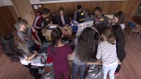 Вярваме в доброто: Деца помагат на съученици в нужда