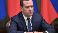 Медведев: Берлин заслужава да бъде нанесен удар по всичките му заводи за военна техника, предназначена за Киев