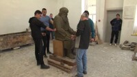 Ученици изграждат паметник на дядо Добри