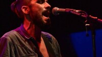 Вокалистът на Jeremy? с кауза в помощ на 14-годишно момиче от Украйна