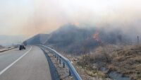 Пожар затвори път: Гори в района на панагюрски села 