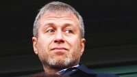Олигархът Роман Абрамович е спестил милиони евро чрез схема с яхти