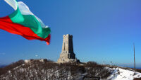 Паметникът „Шипка“ се руши: Защо се бави ремонтът?