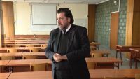 Нетрадиционна лекция: Попфолк изпълнения и песни на Франк Синатра в УНСС