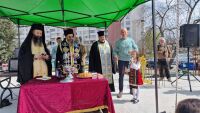 Благовещение е: Тържествен водосвет на градежа на храма 