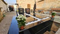 Откриха барелеф на отец Александър Чъкърък в българската църква 
