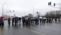 Протест в Бургас заради разбит път: Жители блокираха входа на „Меден рудник“