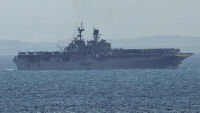 Американският военен кораб USS Tripoli пристигна в Близкия изток