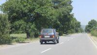 Нова Загора ръси пътищата със захар, за да развали „зла поличба”