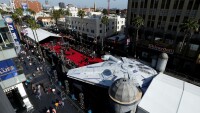 „Хилядолетният сокол” кацна на премиерата на филма 