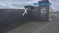 Български футболни фенове надраскаха нацистки символи по стените в английски град