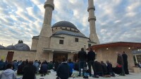 „Здраве, мир и надежда“: Политици поздравиха мюсюлманите за празника Курбан Байрам