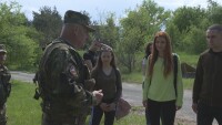 Екип на bTV провери как се оцелява в зона на военен конфликт