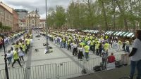 Абитуриентите в Словения отбелязаха завършването си с валс