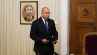 Президентът Радев връчва на ГЕРБ-СДС мандата за съставяне на правителство
