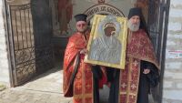 Чудотворната икона на св. Богородица пристигна в София