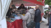 Въпреки дъжда, софиянци се събраха за Пролетния панаир на книгата