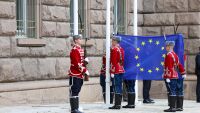 За Деня на Европа: Издигнаха знамето на ЕС пред президентството (СНИМКИ)