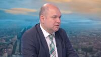 Владислав Панев за мерките срещу поскъпването: Още чиновници в администрацията - това ли ще е големият ефект?
