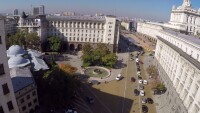 Към 