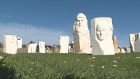 Музей на открито в Еленския Балкан: Скулптори ваят от скалата хайдути и владетели