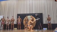 Шампиони по културизъм се сгодиха по време на състезание в Испания