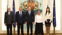 Румен Радев отличи изявени българи в медицината, литературата и архитектурата