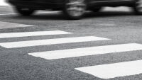 Автобус блъсна жена на пешеходна в Добрич, в болница е